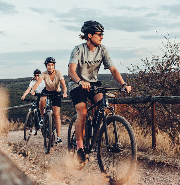 Hybrid & touring bike gear