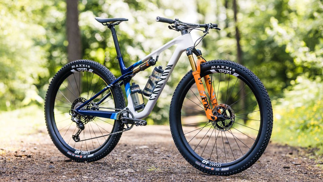 Canyon Lux World Cup &ndash; Lightweight XC racing bike with dropper post for maximum control