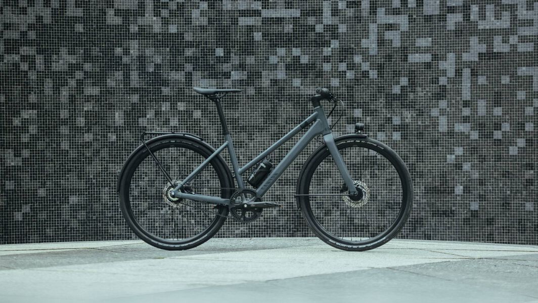 Bicycle with a belt drive Bicycle with a belt drive