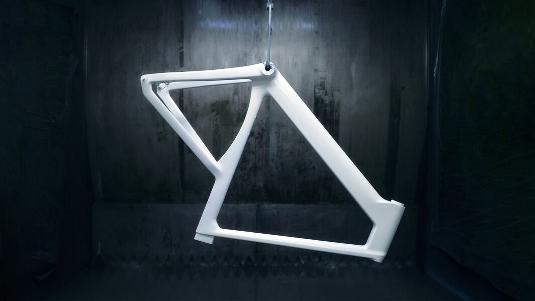 Every frame starts blank - but look closely and you’ll see that this Mano frame has already had its base coat, featuring a fine speckled effect. Every frame starts blank - but look closely and you’ll see that this Mano frame has already had its base coat, featuring a fine speckled effect.