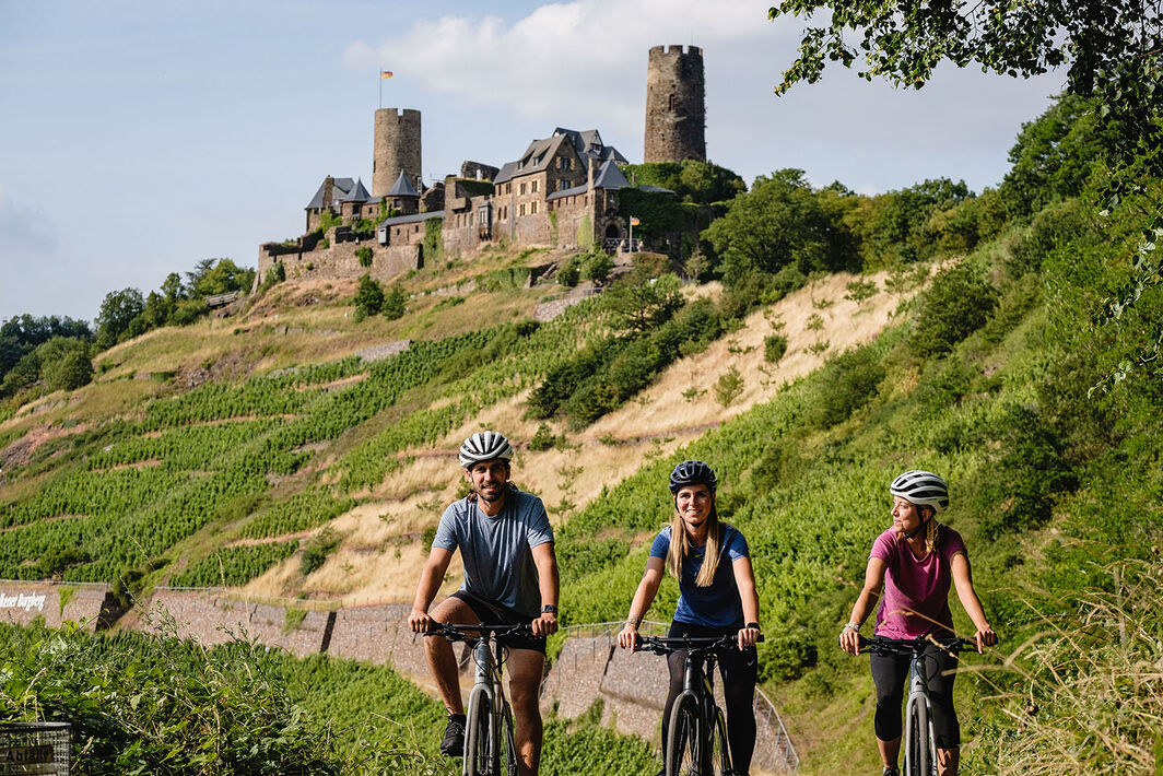 Riding the Moselle Cycle Path Riding the Moselle Cycle Path